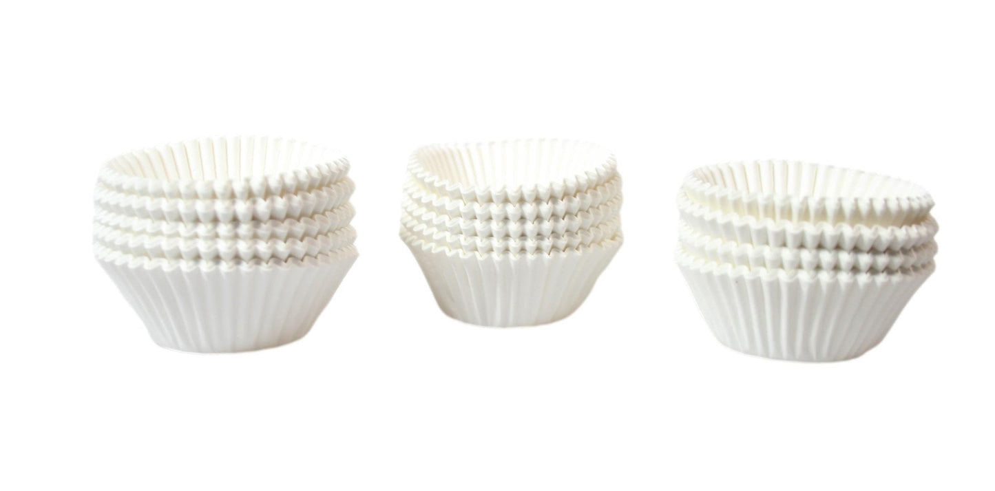 Small White Muffin / Cupcake Cases Pack of 400 VPETIT400 / PK400 A  (Parcel Rate)